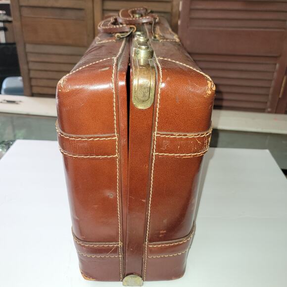 Leather suitcase briefcase VINTAGE handles Brown/tan stiitching 1940s - Picture 16 of 16
